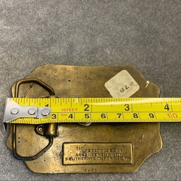 Southern Comfort Under Your Belt brass 1970’s vintage belt buckle collectors - Picture 5 of 6